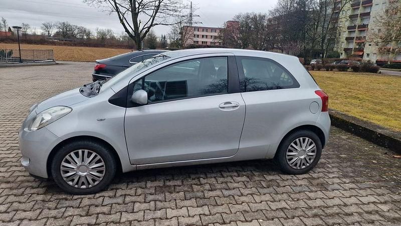 Gebraucht Toyota Yaris Sol 87 PS (63 kW) 2008 Silber Kleinwagen