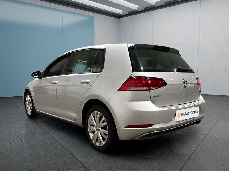 Gebraucht VW Golf VII 131 PS (96 kW) 2019 Silber Kleinwagen