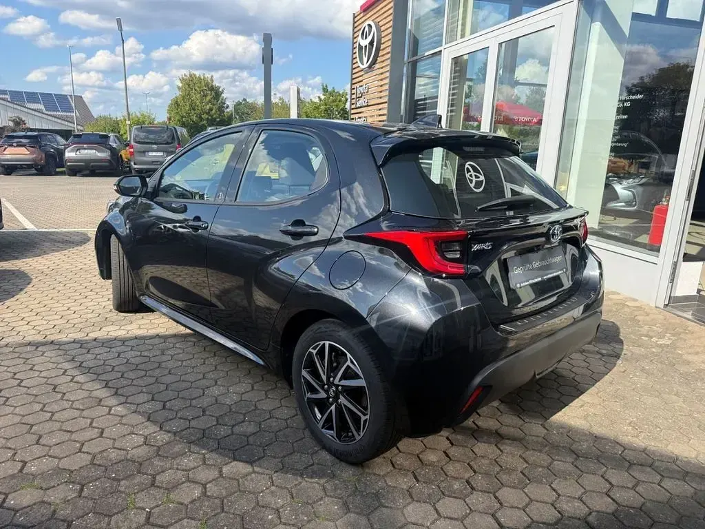 Gebraucht Toyota Yaris Team 116 PS (85 kW) 2023 Schwarz Kleinwagen