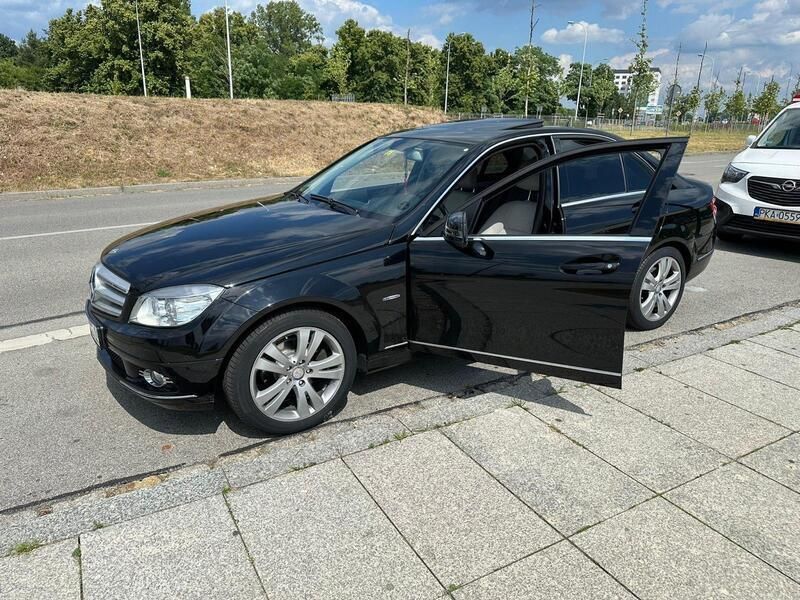 Schwarz Gebraucht 2009 Mercedes 250 Limousine | 9.300 € - Bild 1/4