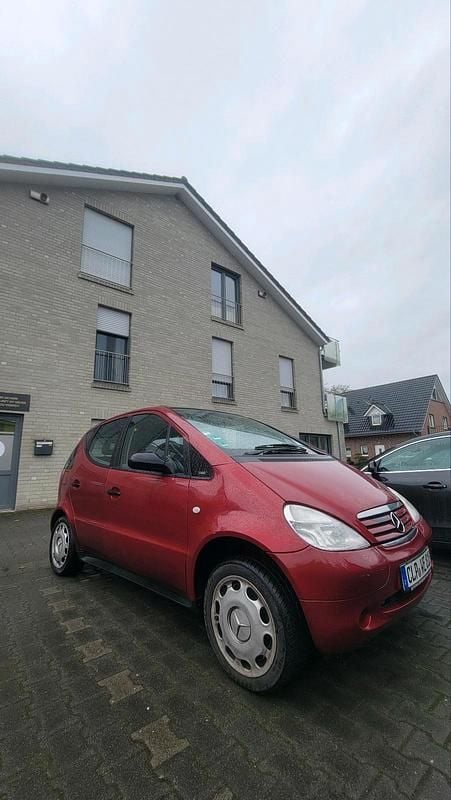 Gebraucht Mercedes A160 102 PS (75 kW) 2000 Rot Limousine