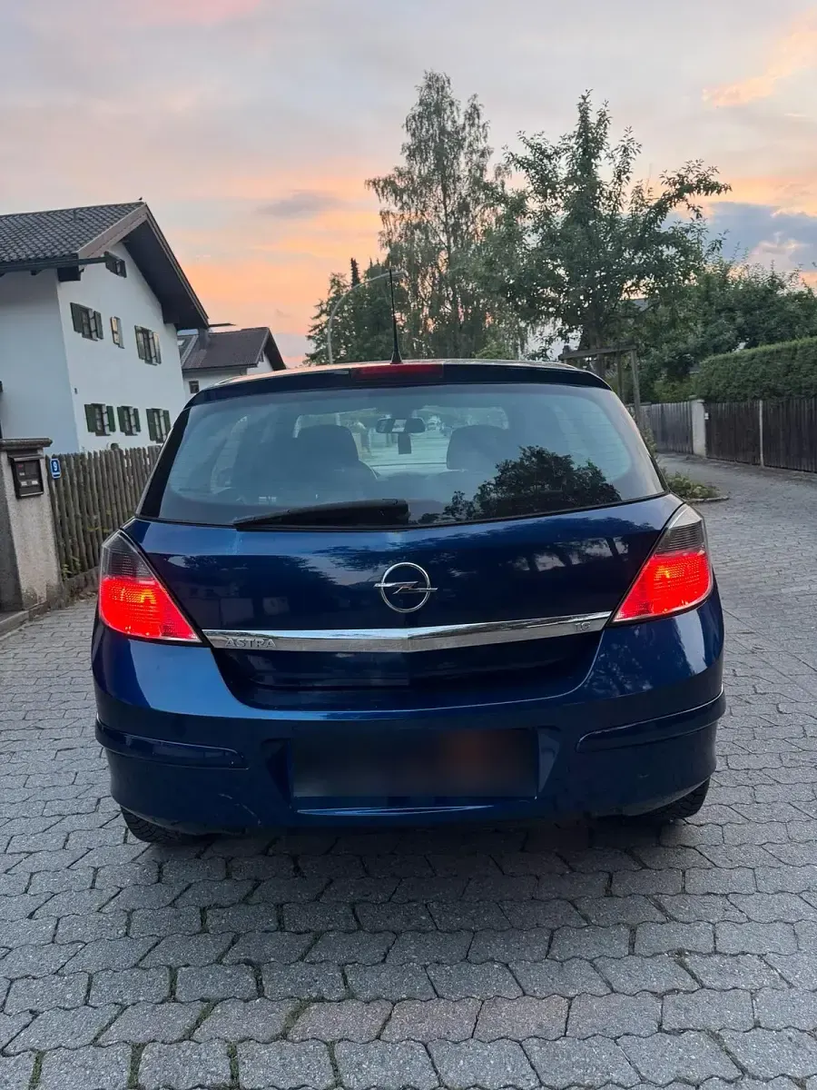 Gebraucht Opel Astra 115 PS (84 kW) 2008 Blau Kombi