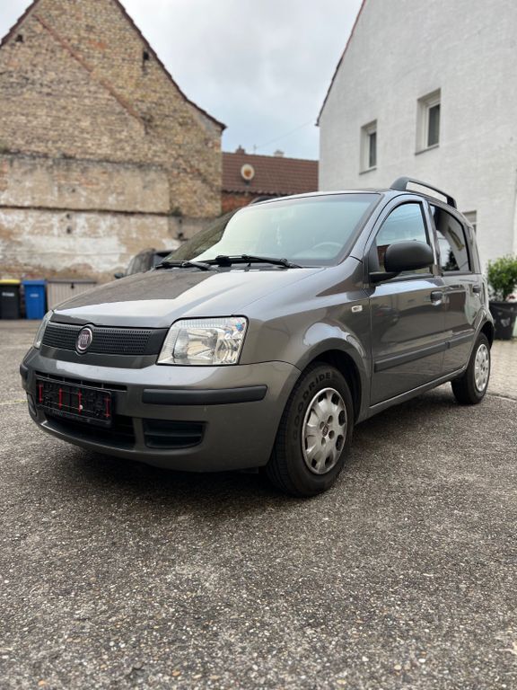 Grau Gebraucht 2012 Fiat Panda Classica Kleinwagen | 2.800 € (Fairer Preis) - Bild 1/4