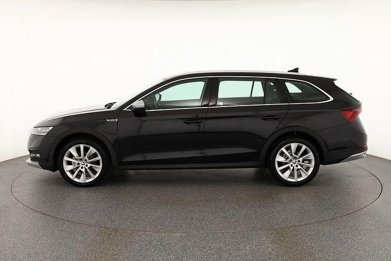 Gebraucht Skoda Octavia Scout 150 PS (110 kW) 2022 Deep black perleffect (metallic) Kombi