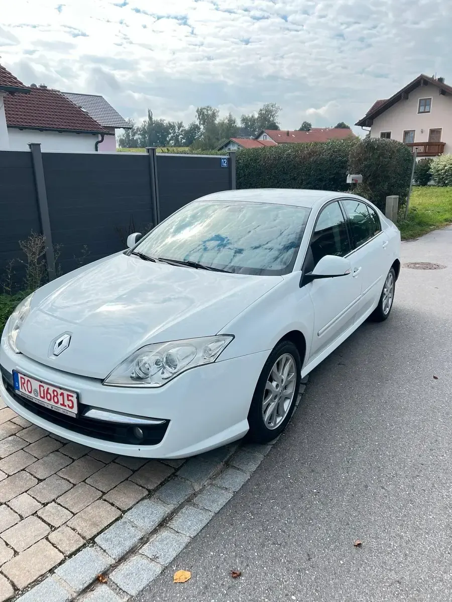 Gebraucht Renault Laguna III 140 PS (102 kW) 2008 Weiß Limousine