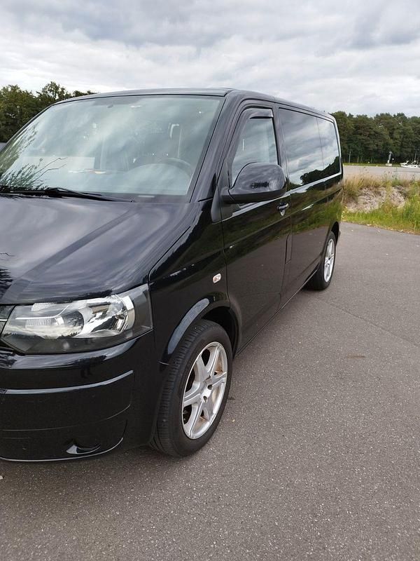 Schwarz Gebraucht 2011 VW T5 Van | 18.000 € - Bild 1/4