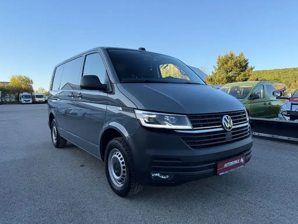 Gebraucht VW Transporter 150 PS (110 kW) 2023 Grau Van