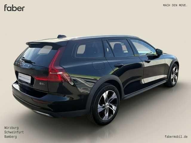Gebraucht Volvo V60 CC Ultimate 197 PS (144 kW) 2022 Schwarz Kombi