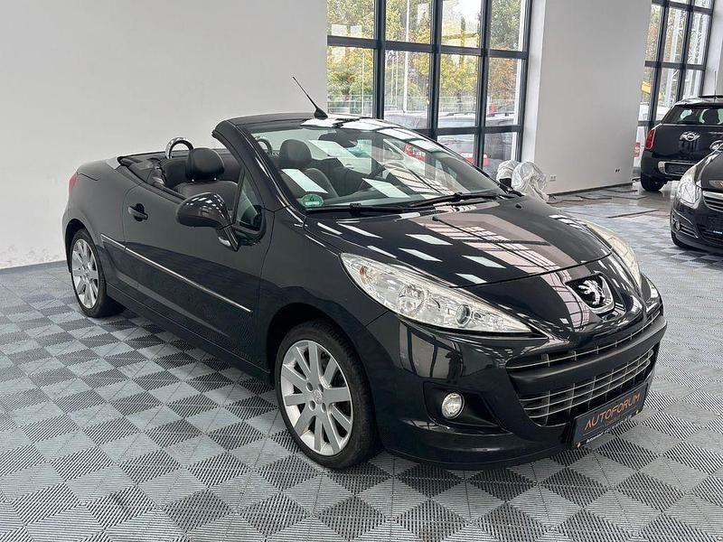 Schwarz Gebraucht 2010 Peugeot 207 CC Platinum Cabrio | 5.999 € (Teuer) - Bild 1/4