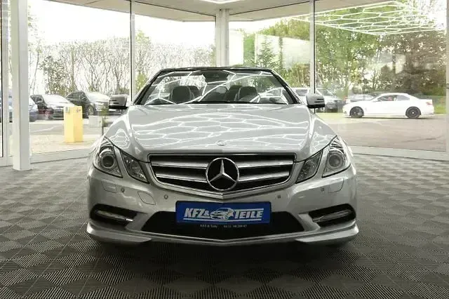 Gebraucht Mercedes E250 204 PS (150 kW) 2012 Silber Cabrio