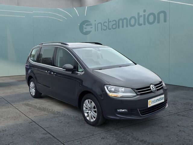 Grau Gebraucht 2022 VW Sharan Comfortline Van / Kleinbus | 26.400 € (Fairer Preis) - Bild 1/2