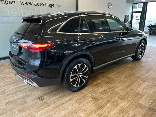 Gebraucht Mercedes GLC220 Avantgarde 197 PS (144 kW) 2024 Lack obsidianschwarz SUV