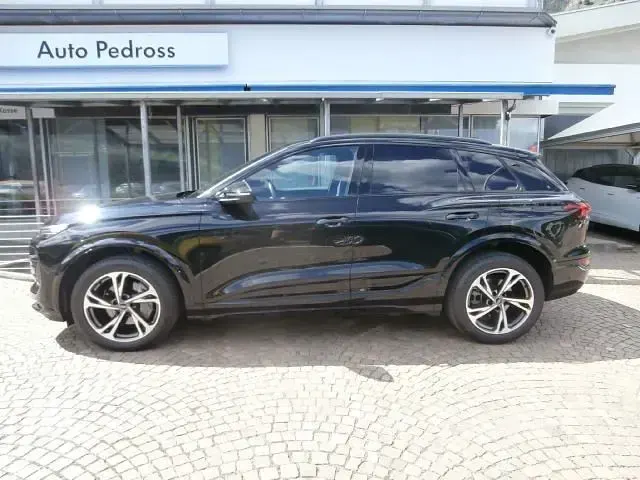 Gebraucht Audi Q6 e-tron Performance 225 kW (306 PS) 2025 Schwarz SUV