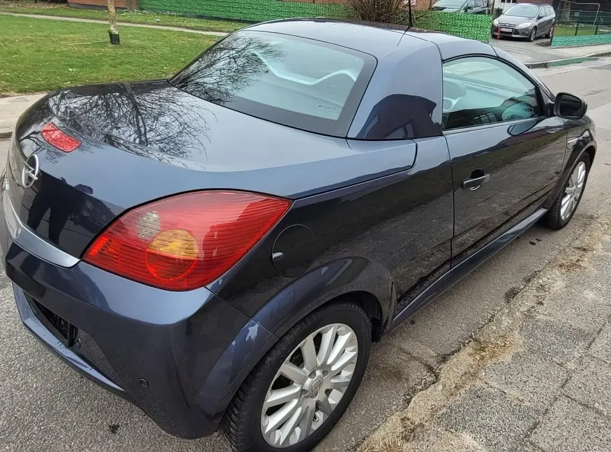 Gebraucht Opel Tigra 90 PS (66 kW) 2009 Blau Cabrio