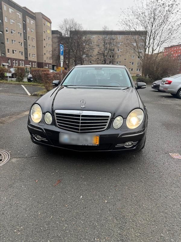 Schwarz Gebraucht 2007 Mercedes E280 Limousine | 8.000 € - Bild 1/4