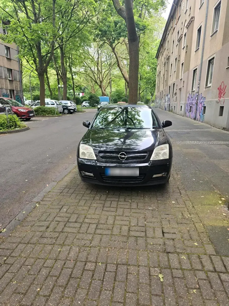 Second-hand Opel Signum 155 CP (114 kW) 2003 Negru Hatchback