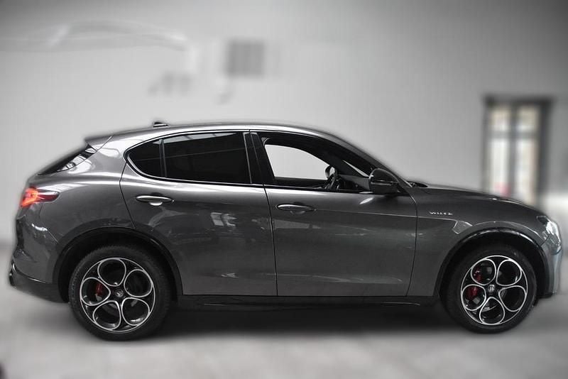 Gebraucht Alfa Romeo Stelvio 280 PS (205 kW) 2024 Grau metallic SUV