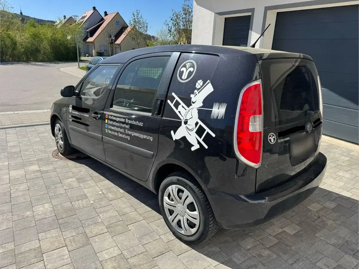 Gebraucht Skoda Roomster 69 PS (50 kW) 2013 Schwarz Van / Kleinbus