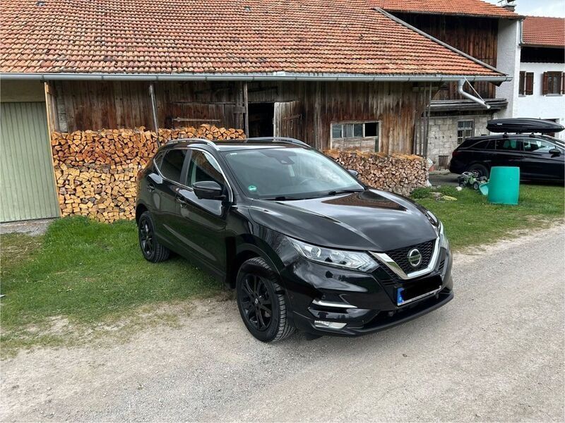 Schwarz Gebraucht 2020 Nissan Qashqai N-Connecta SUV | 18.000 € (Guter Preis) - Bild 1/4