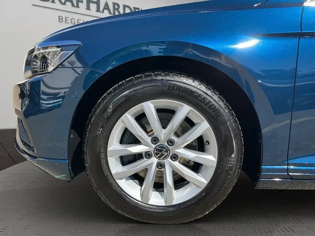 Gebraucht VW Passat Business 150 PS (110 kW) 2024 Aquamarinblau metallic Kombi
