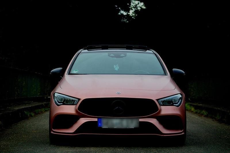 Andere außenfarben Gebraucht 2021 Mercedes CLA200 AMG line Limousine | 27.500 € (Fairer Preis) - Bild 1/4