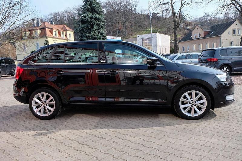 Gebraucht Skoda Rapid Joy 90 PS (66 kW) 2016 Schwarz Kleinwagen