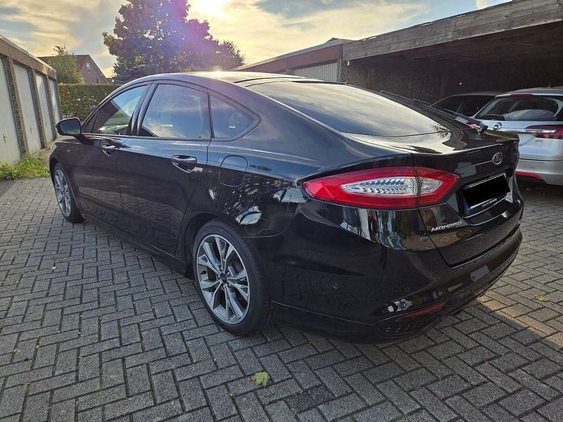 Gebraucht Ford Mondeo ST-Line 165 PS (121 kW) 2018 Schwarz Limousine