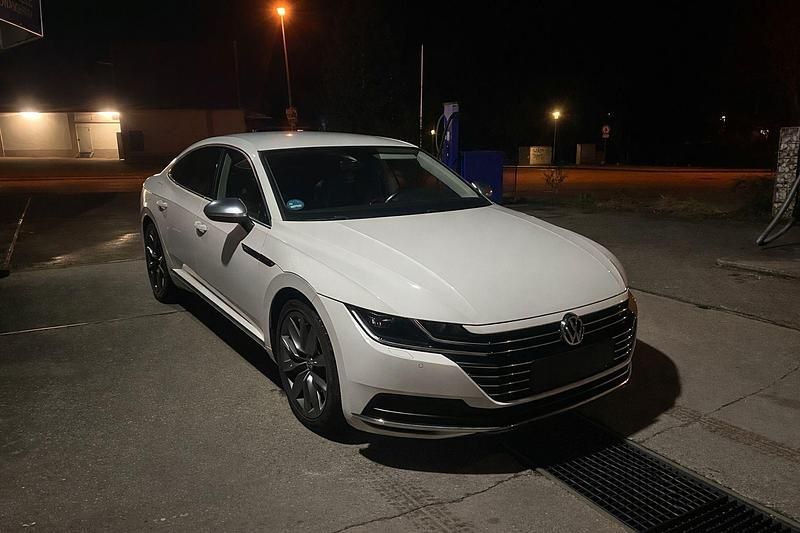 Gebraucht VW Arteon 190 PS (139 kW) 2019 Weiß Kleinwagen
