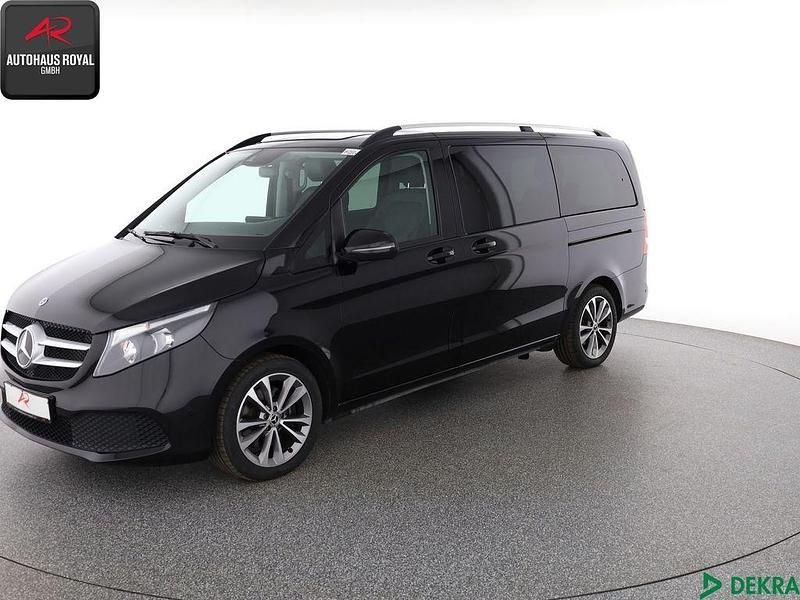Obsidianschwarz Gebraucht 2021 Mercedes V300 Van / Kleinbus | 43.880 € (Superpreis) - Bild 1/4