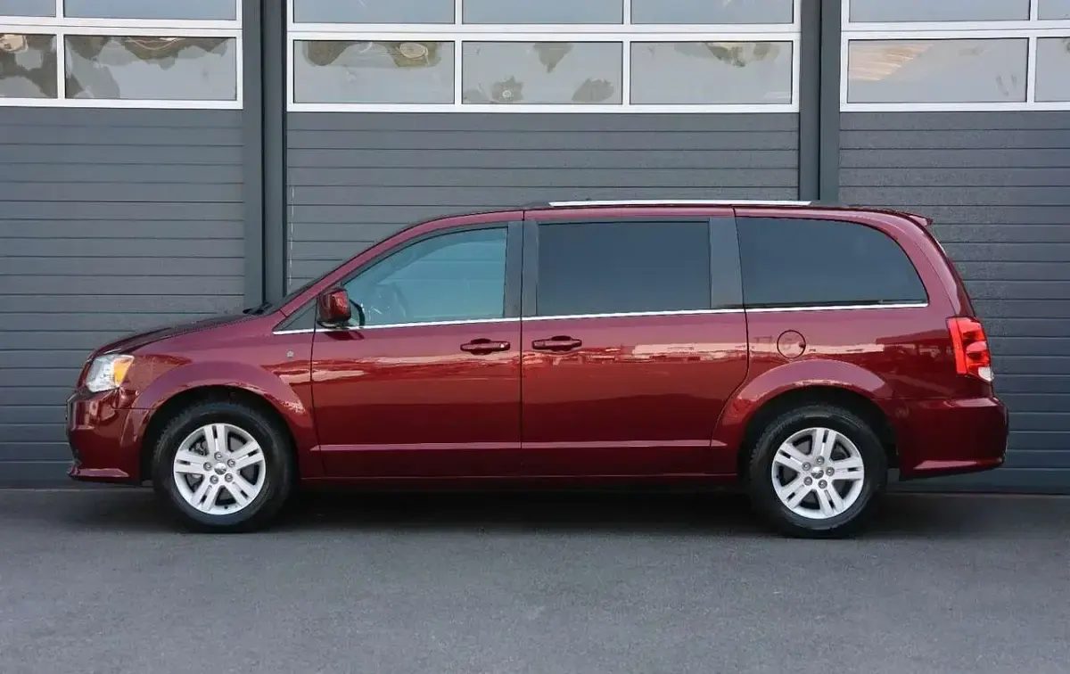 Używany Dodge Grand Caravan 287 KM (211 kW) 2018 Czerwony Minivan
