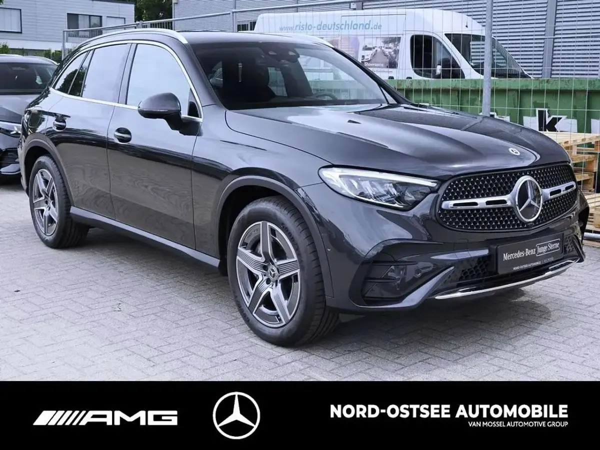 Gebraucht Mercedes GLC300 AMG 269 PS (197 kW) 2025 Graphitgrau metallic SUV