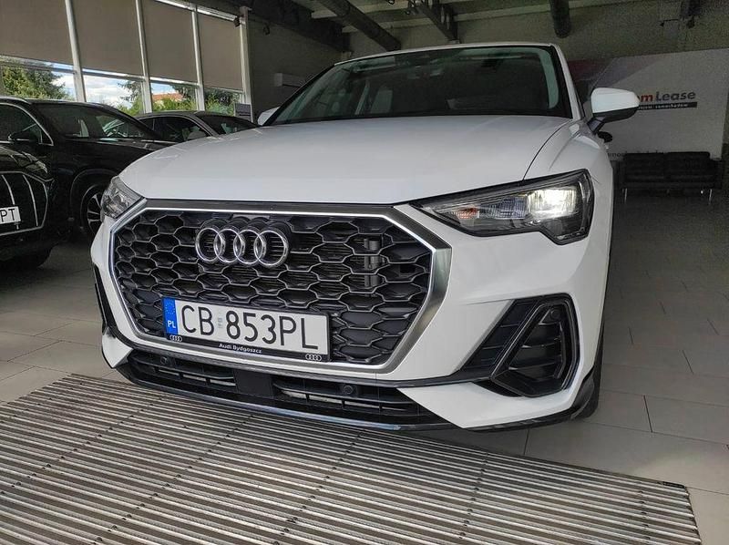 Weiß Gebraucht 2023 Audi Q3 Sportback Performance SUV | 31.400 € (Superpreis) - Bild 1/4