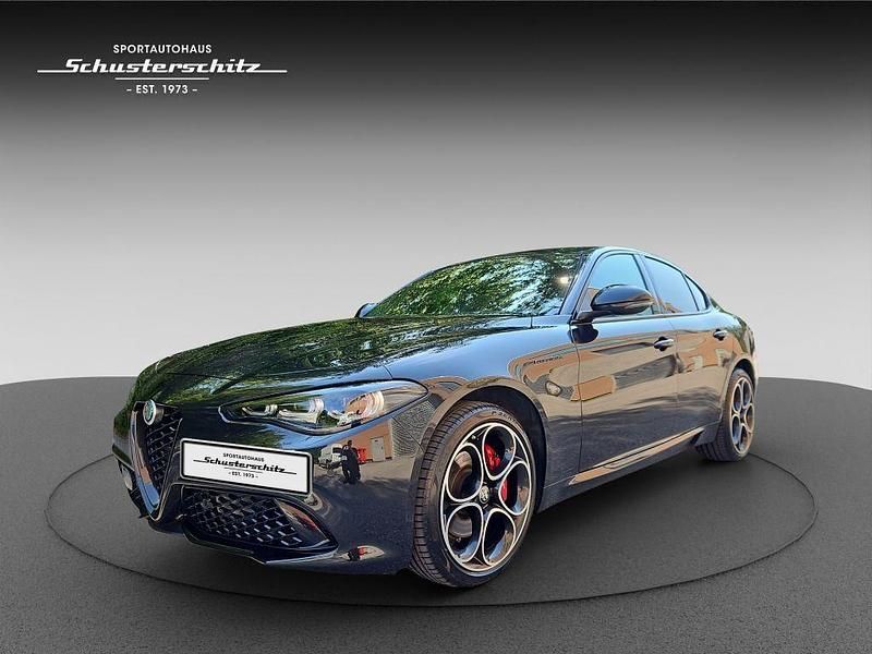 Schwarz Gebraucht 2023 Alfa Romeo Giulia Competizione Limousine | 40.800 € (Fairer Preis) - Bild 1/4