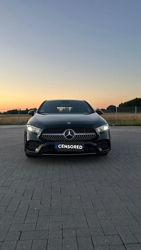 Schwarz Gebraucht 2021 Mercedes A200 AMG Kleinwagen | 28.600 € (Fairer Preis) - Bild 1/4
