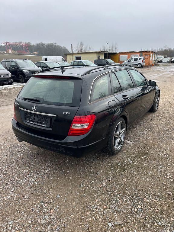 Gebraucht Mercedes C220 170 PS (125 kW) 2011 Schwarz Limousine