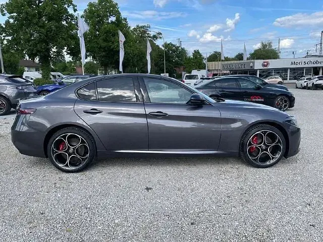 Neu Alfa Romeo Giulia Veloce 280 PS (205 kW) 2025 Grau Limousine