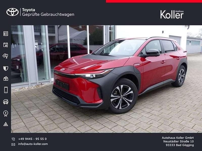 Gebraucht Toyota bZ4X 150 kW (204 PS) 2023 Wine redmetallic 3u5 SUV