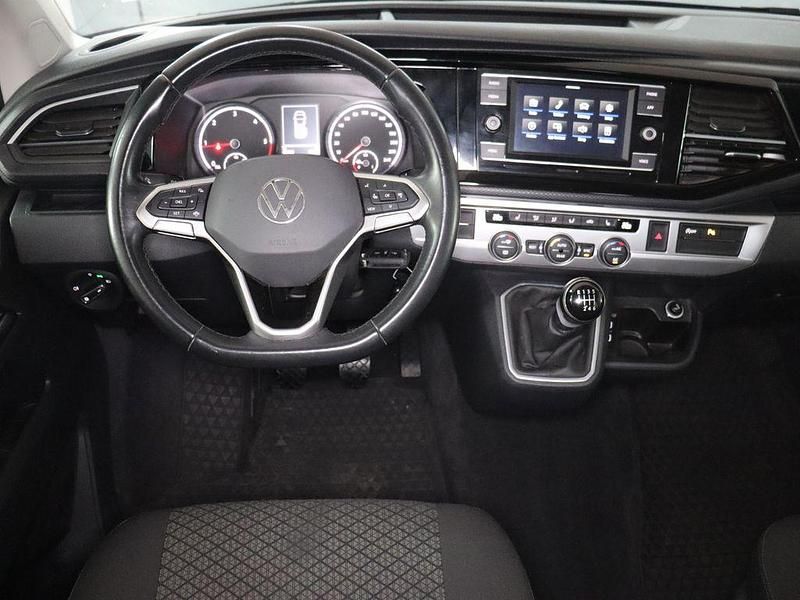 Gebraucht VW Multivan 150 PS (110 kW) 2020 Rot Van