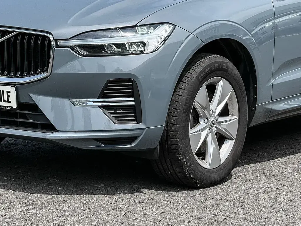 Gebraucht Volvo XC60 Core 197 PS (144 kW) 2023 Thunder grey SUV