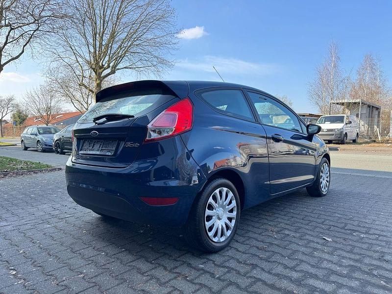 Gebraucht Ford Fiesta Trend 75 PS (55 kW) 2014 Blau Kleinwagen