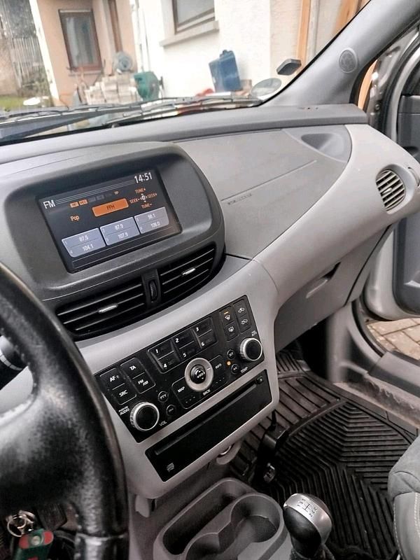 Gebraucht Nissan Almera Tino 116 PS (85 kW) 2004 Grau Van / Kleinbus