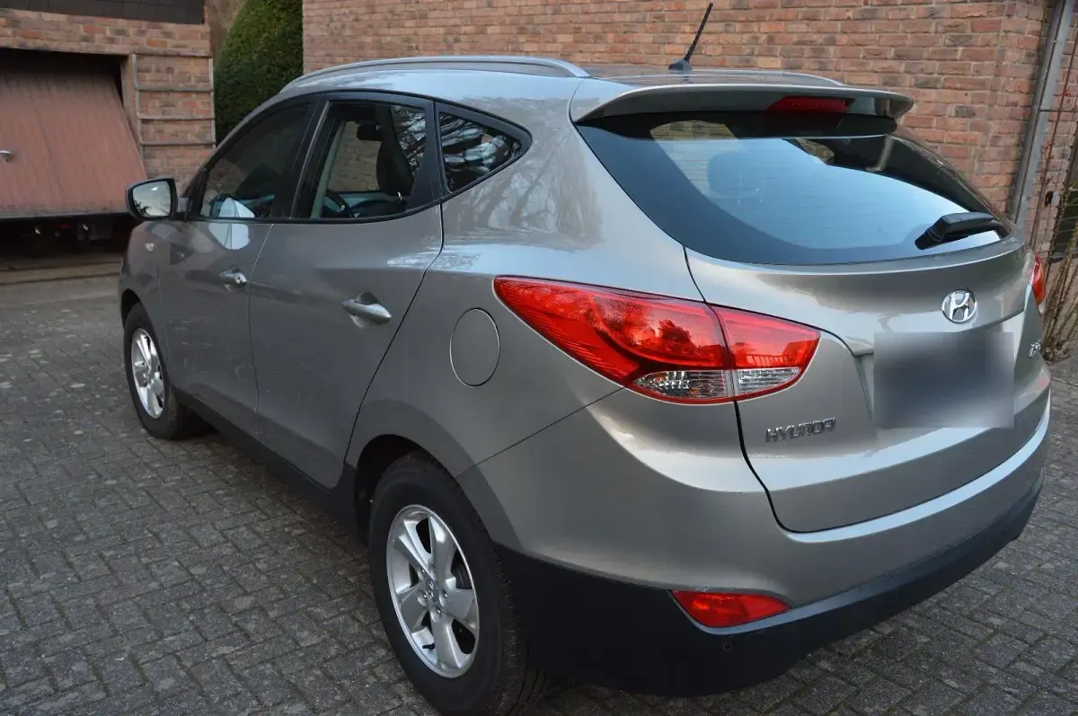 Gebraucht Hyundai ix35 163 PS (119 kW) 2011 Silber SUV