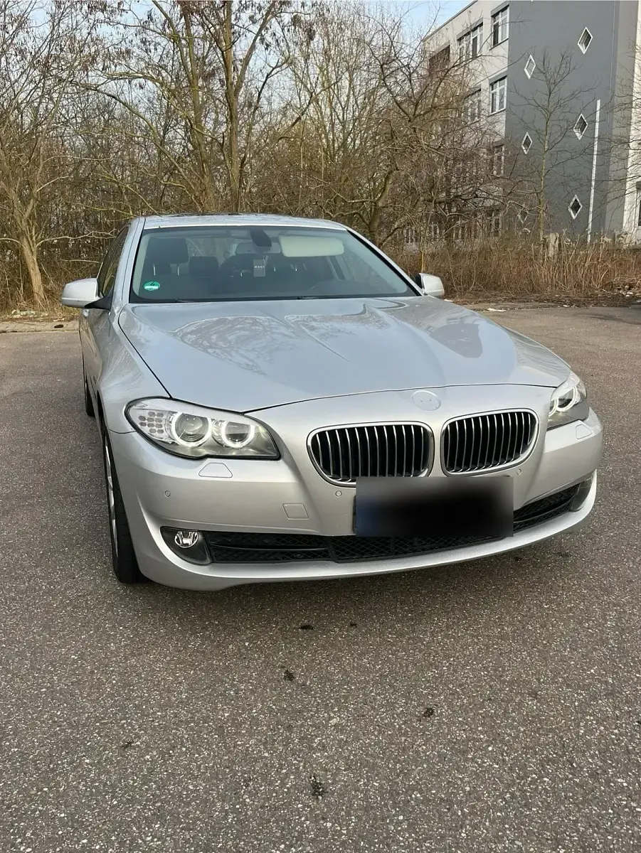 Używany BMW 520 184 KM (135 kW) 2012 Srebrny Sedan/Limuzyna