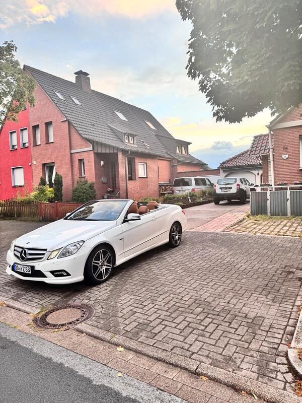Weiß Gebraucht 2010 Mercedes E350 AMG line Cabrio | 11.500 € (Fairer Preis) - Bild 1/4