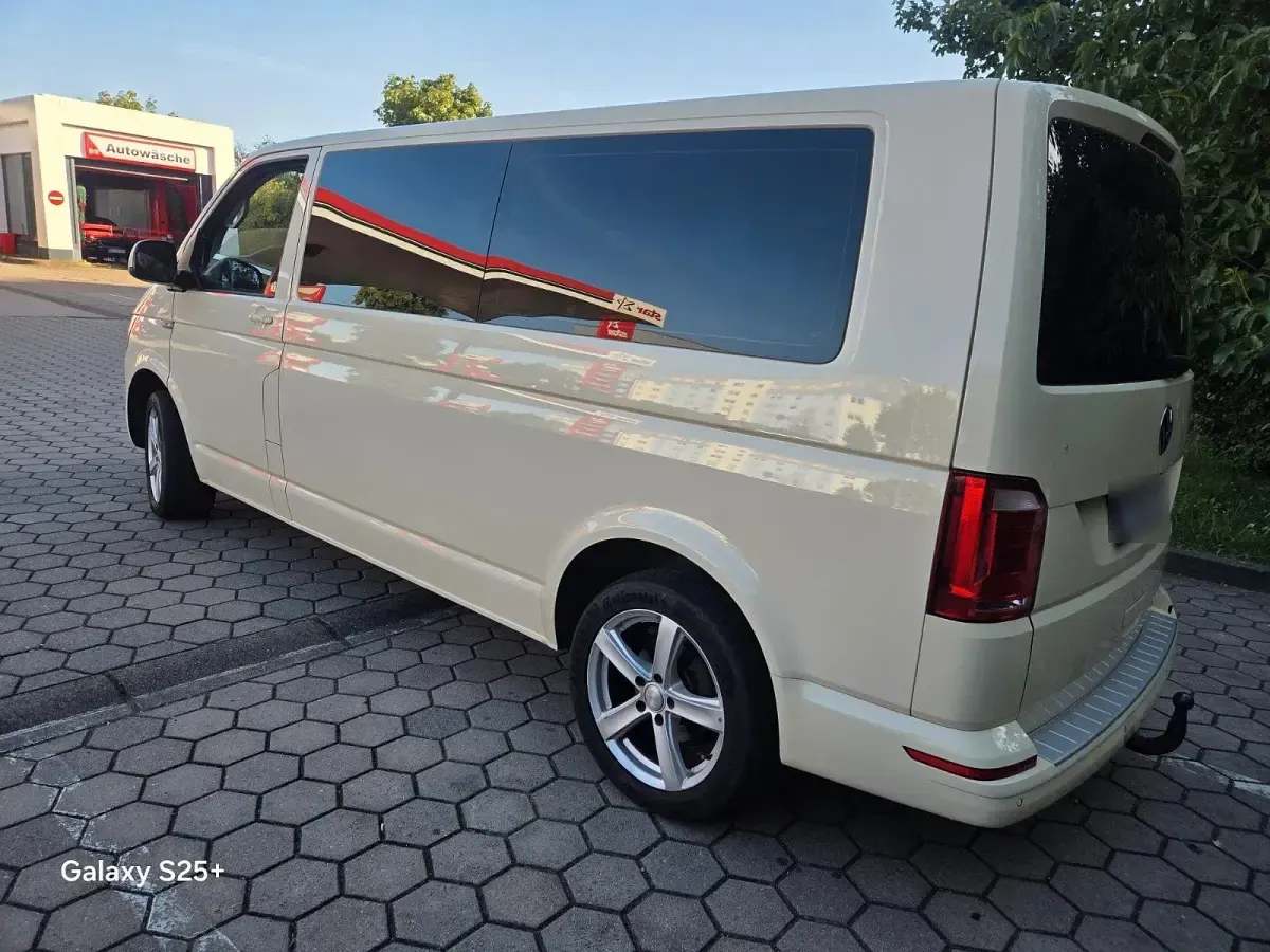 Gebraucht VW Multivan 150 PS (110 kW) 2017 Beige Van / Kleinbus