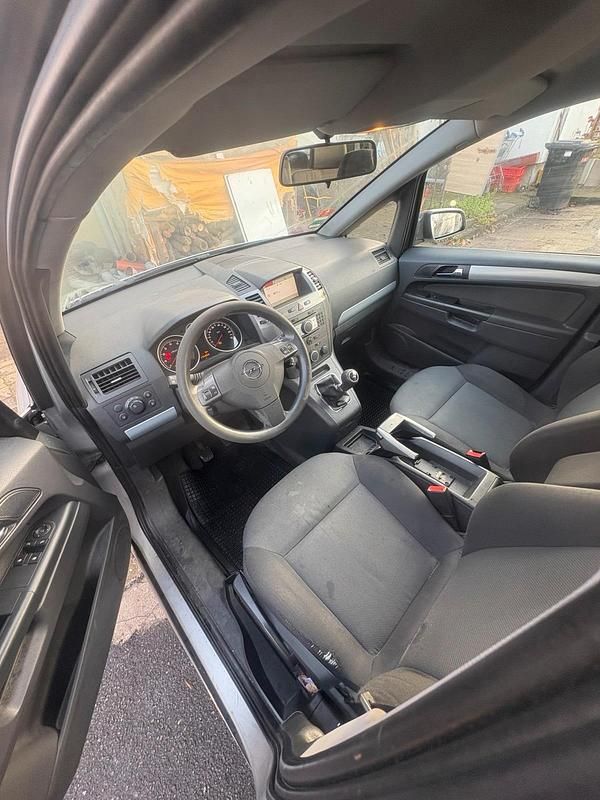 Gebraucht Opel Zafira 94 PS (69 kW) 2006 Grau Van / Kleinbus