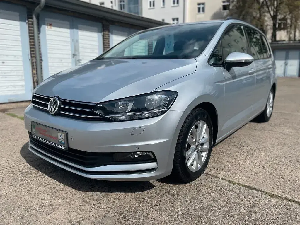Gebraucht VW Touran Comfortline 150 PS (110 kW) 2019 Silber Van / Kleinbus