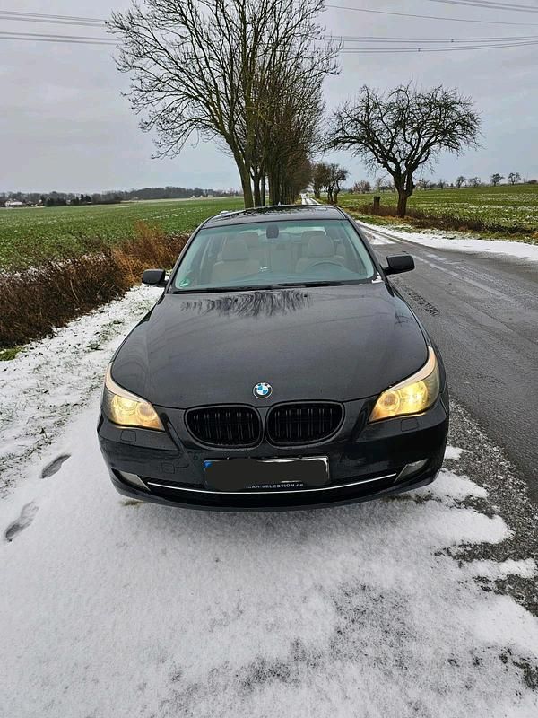 Gebraucht BMW 525 218 PS (160 kW) 2007 Schwarz Kombi