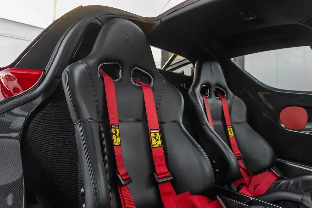 Gebraucht Ferrari Enzo 659 PS (484 kW) 2004 Rot Coupé