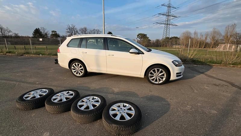 Gebraucht VW Golf VII Highline 150 PS (110 kW) 2017 Weiß Kombi